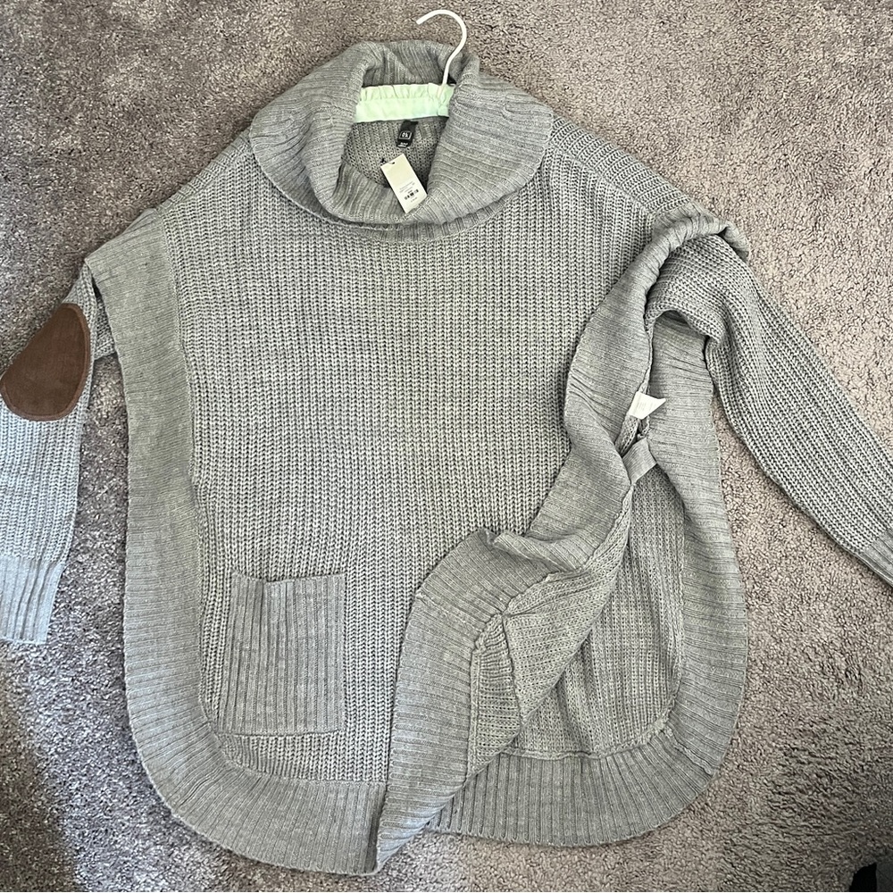 Francesca’s Ayla: Gray Women's Sweater with Cowl Neck - Picture 4 of 4
